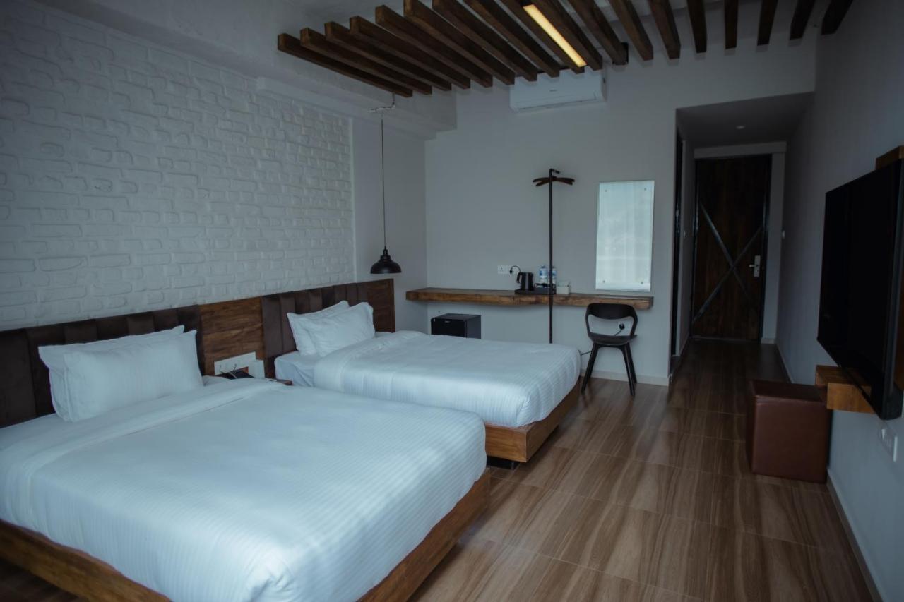 Jade City Hotel Pokhara Zewnętrze zdjęcie